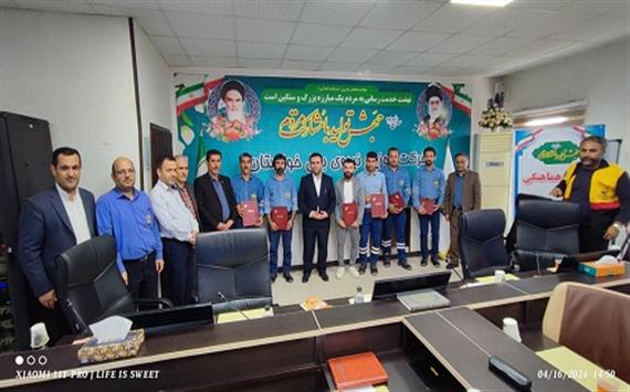 تقدیر از سیمبانان برتر شرکت توزیع نیروی برق خوزستان به مناسبت روز جهانی سیمبان