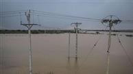 بارش‌های سیل‌آسا در خوزستان؛ تلاش برای پایدار نگه داشتن شبکه برق ادامه دارد