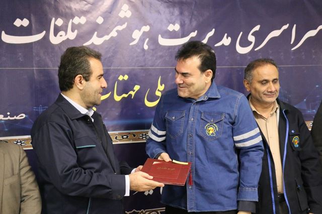 تقدیر مدیرعامل شرکت توزیع برق خوزستان از سیم‌بانان جهادگر؛ رکوردشکنی در طرح مهتاب و مقابله با انشعابات غیرمجاز